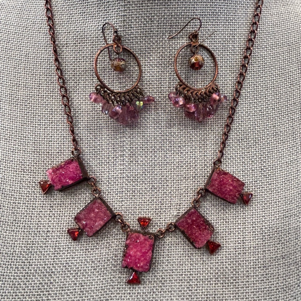 Gorgeous pink agate durzy with orange red fire faceted stones copper necklace